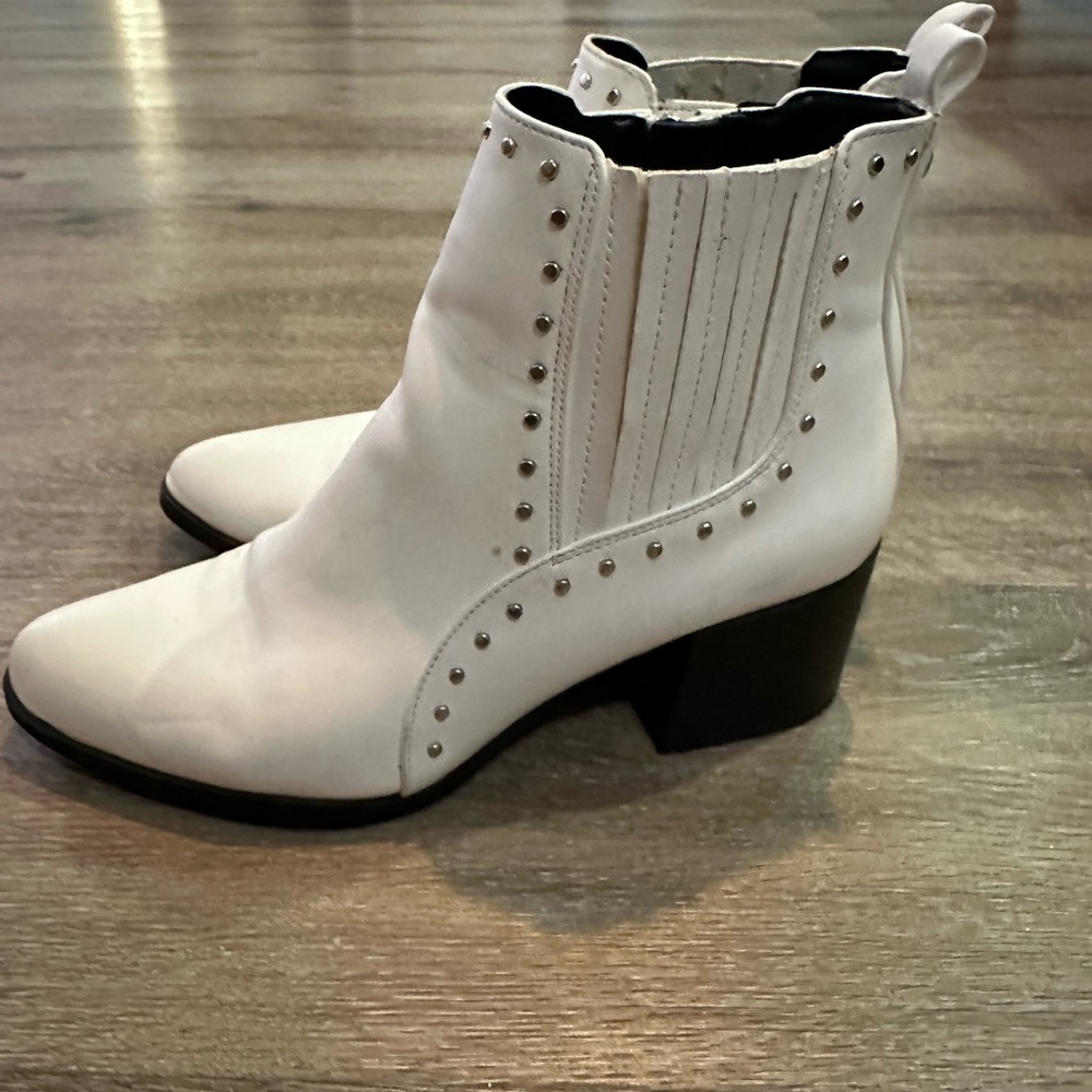 Sam Edelman white ankle booties